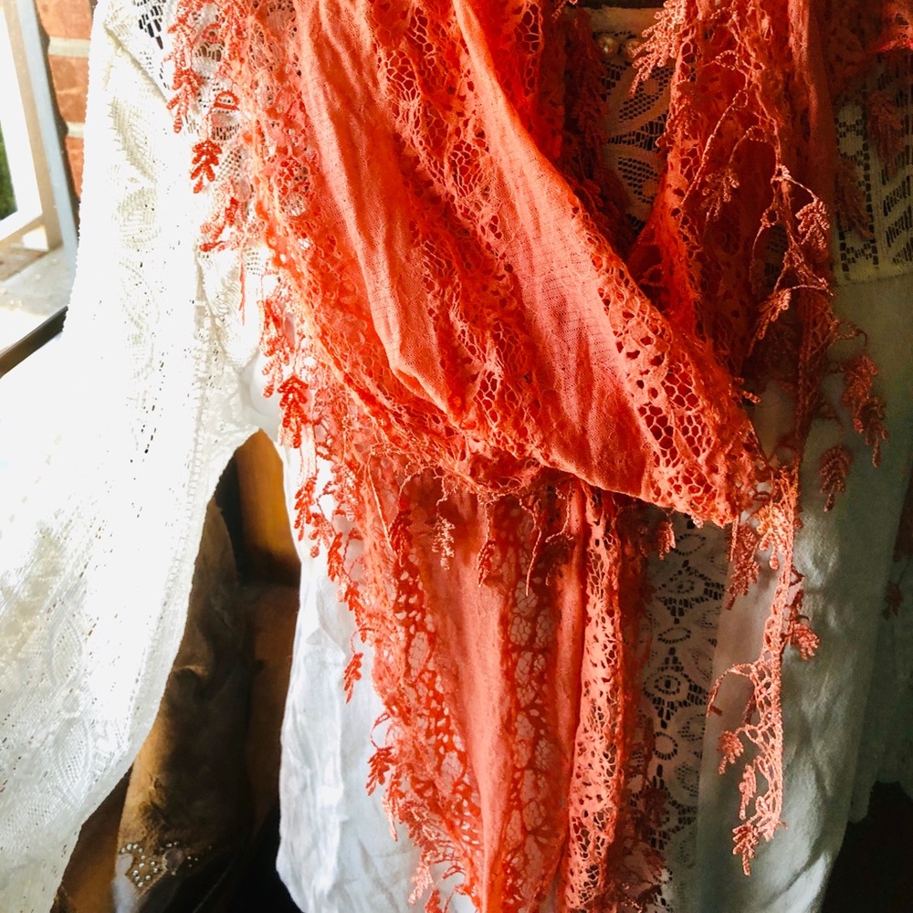 Beautiful Coral Lightweight Scarf 🧣